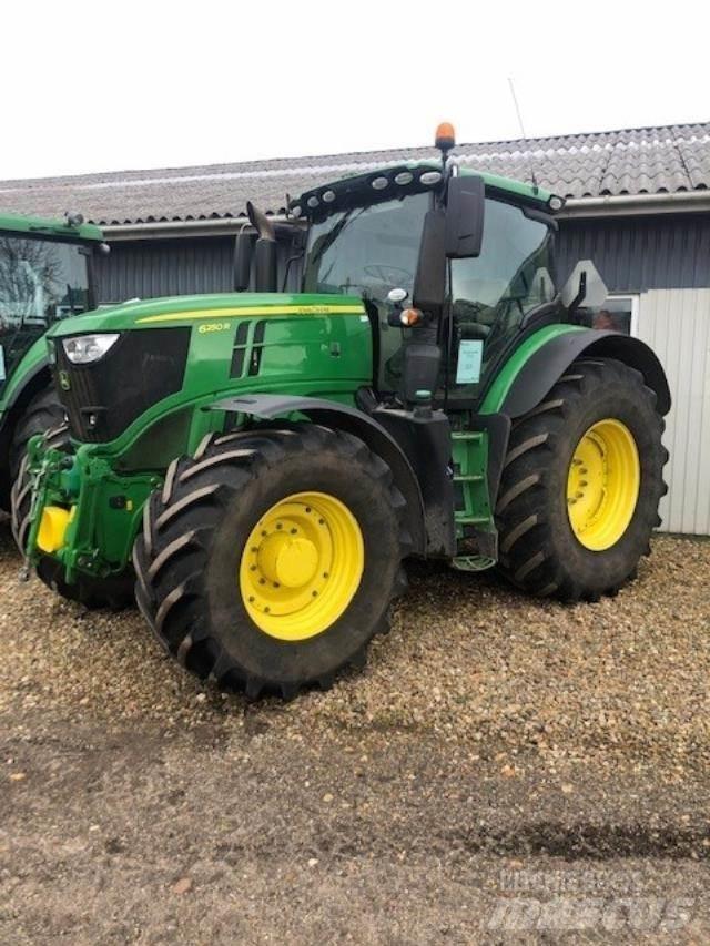 John Deere 6250R Traktori