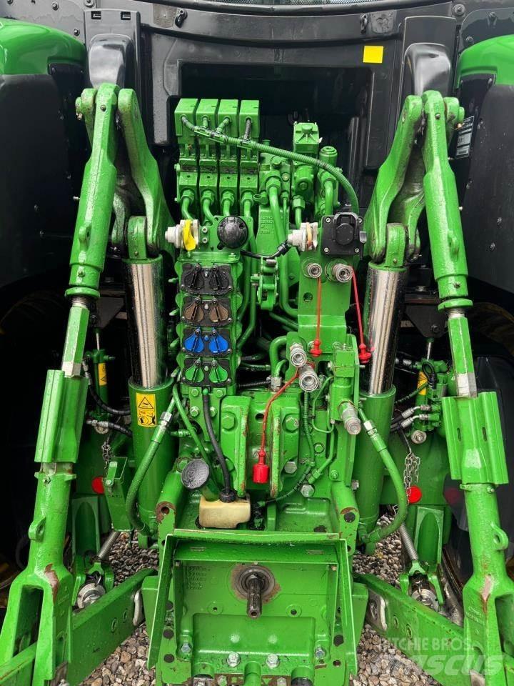 John Deere 6250R Traktori