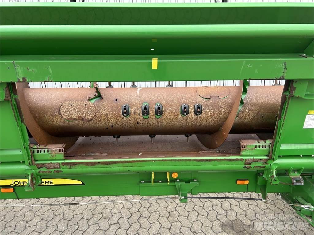 John Deere 635R Ražas novākšanas galvas
