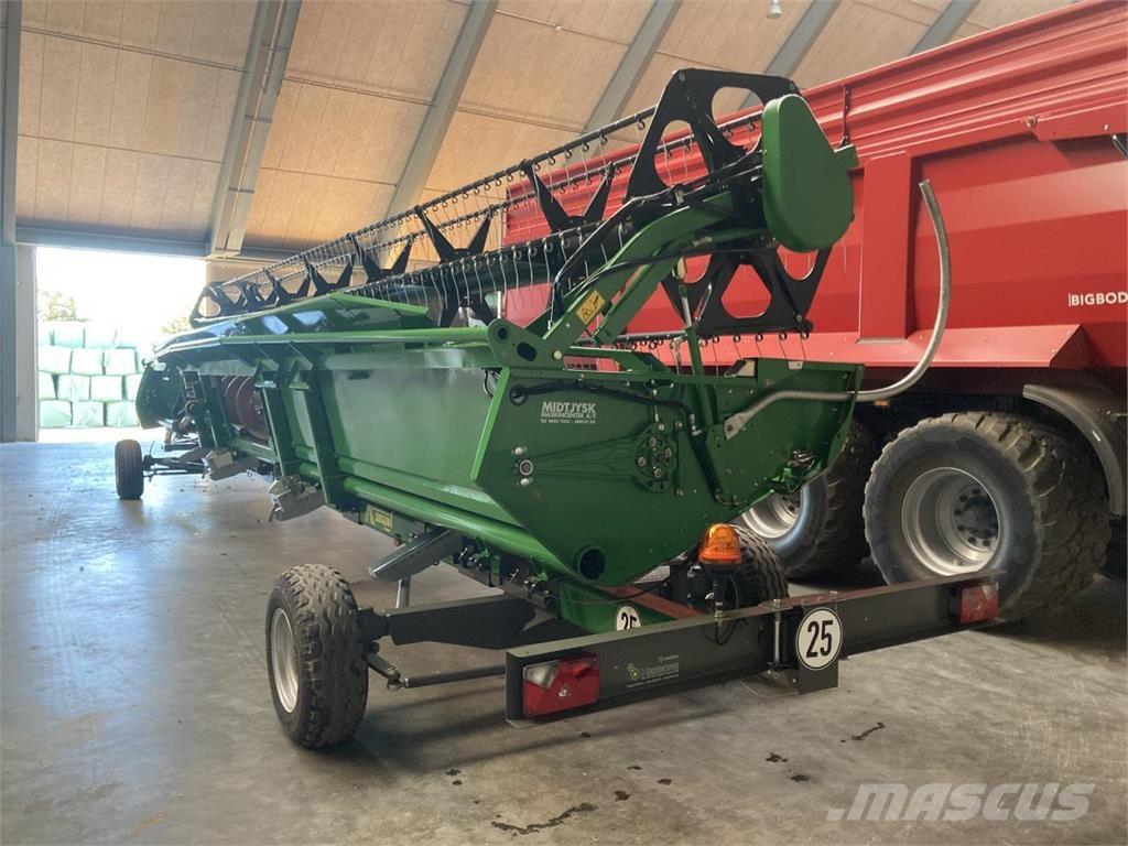 John Deere 635R Ražas novākšanas galvas