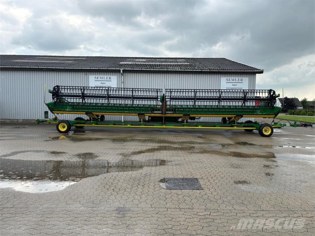 John Deere 640D Ražas novākšanas galvas