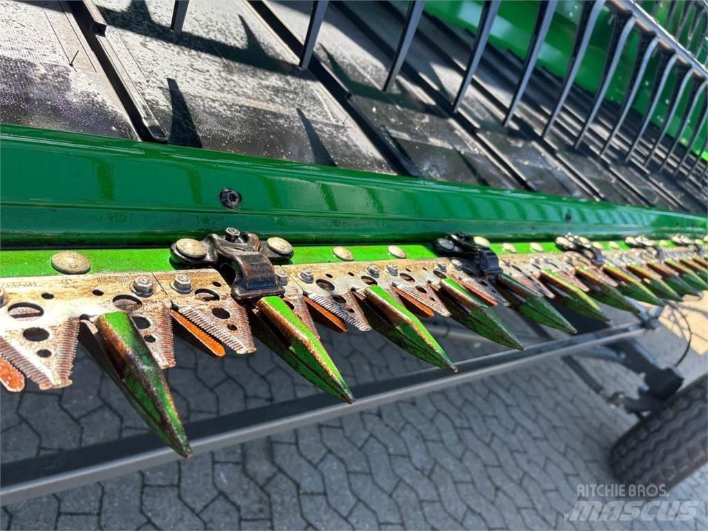 John Deere 735D Ražas novākšanas galvas