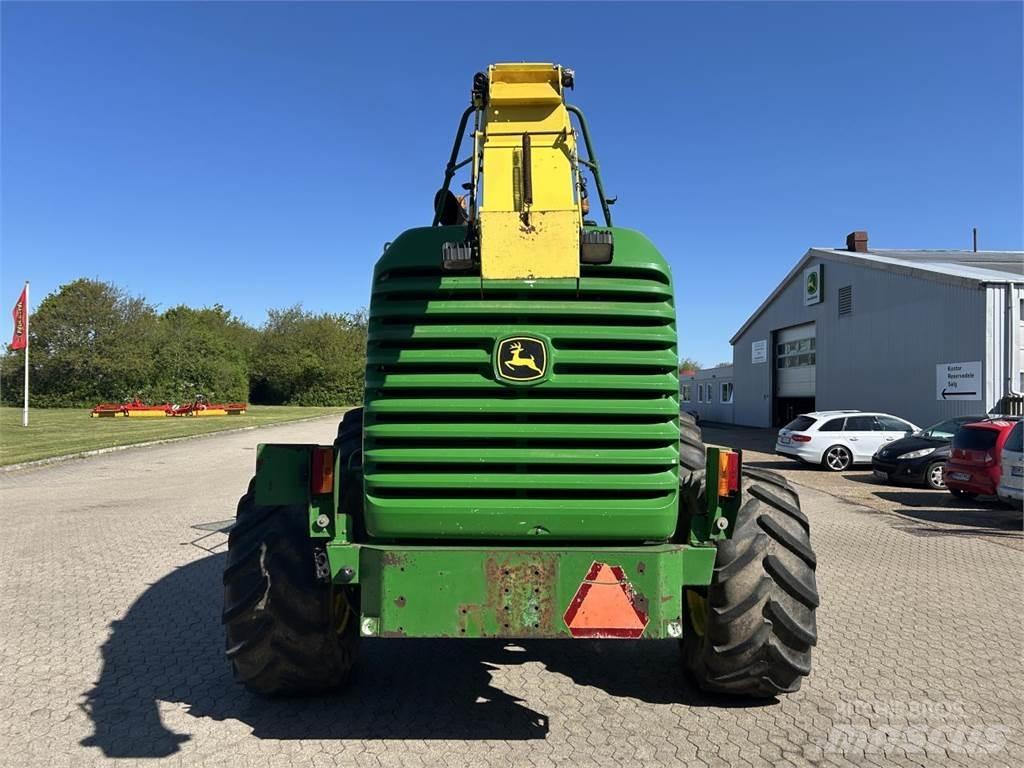 John Deere 7400 Zāles smalcinātāji