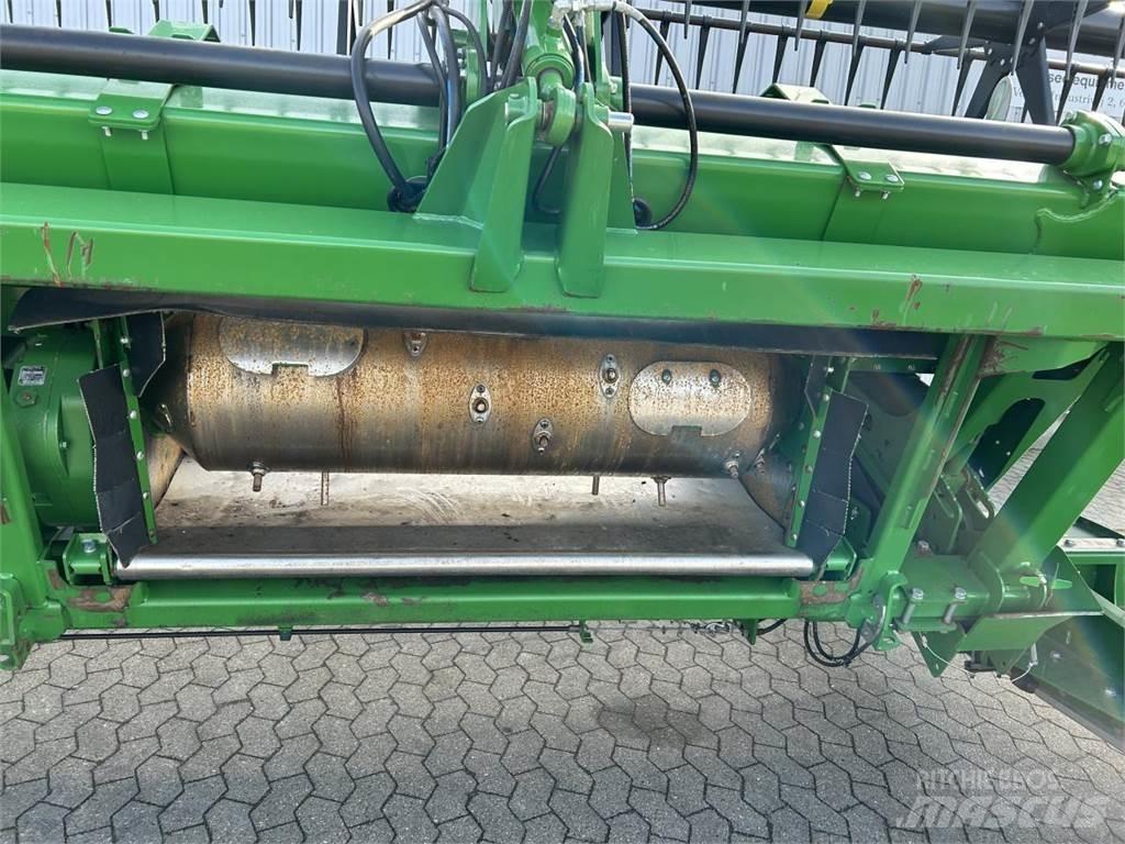 John Deere 740D Ražas novākšanas galvas