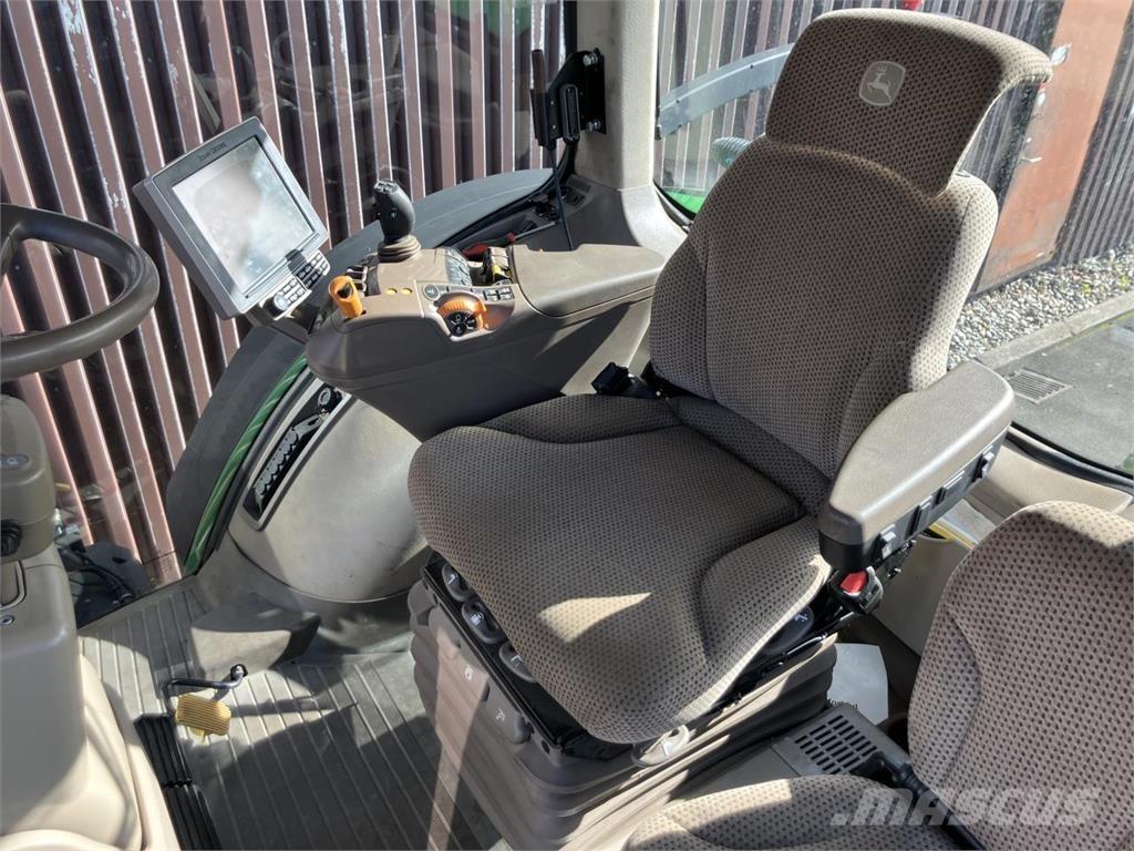 John Deere 8320R Traktori