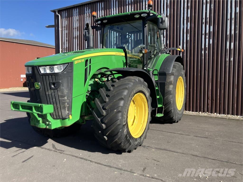 John Deere 8320R Traktori