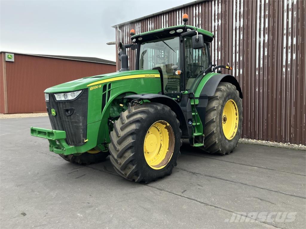 John Deere 8320R Traktori