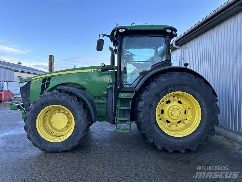 John Deere 8345R Traktori