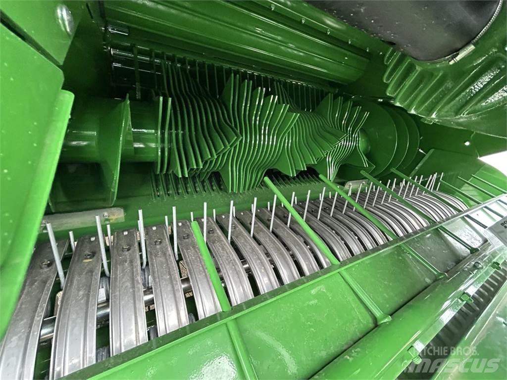 John Deere C441R Rituļu preses