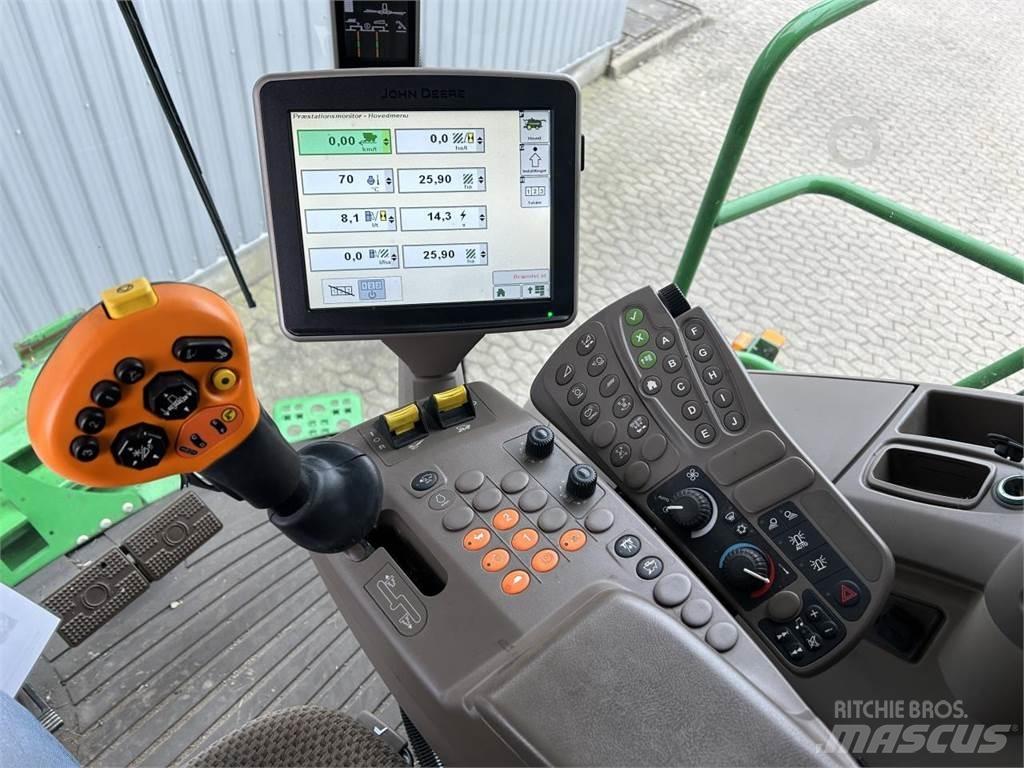 John Deere S685I Ražas novākšanas kombaini