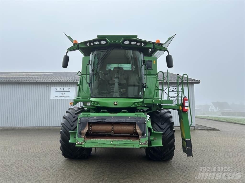 John Deere S690 Ražas novākšanas kombaini