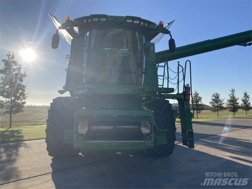 John Deere S690I Ražas novākšanas kombaini