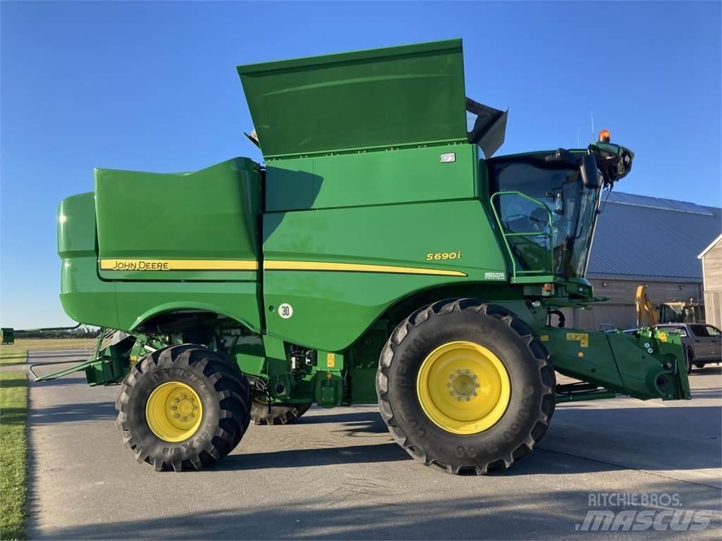 John Deere S690I Ražas novākšanas kombaini