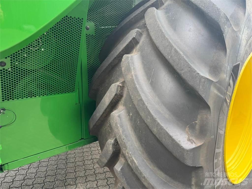 John Deere S790 Ražas novākšanas kombaini