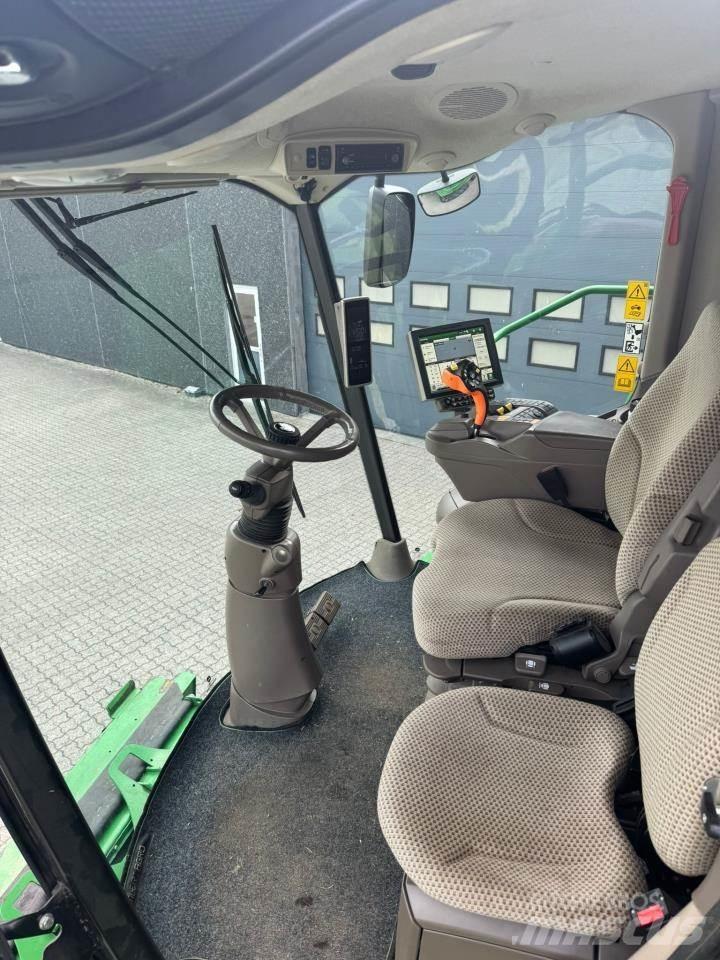 John Deere S790 Ražas novākšanas kombaini