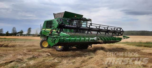 John Deere T660 Ražas novākšanas kombaini