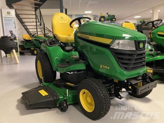 John Deere X584 Kompaktie traktori