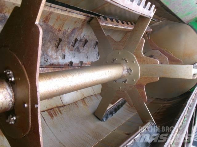 Keenan MF380 Lopbarības piekabes