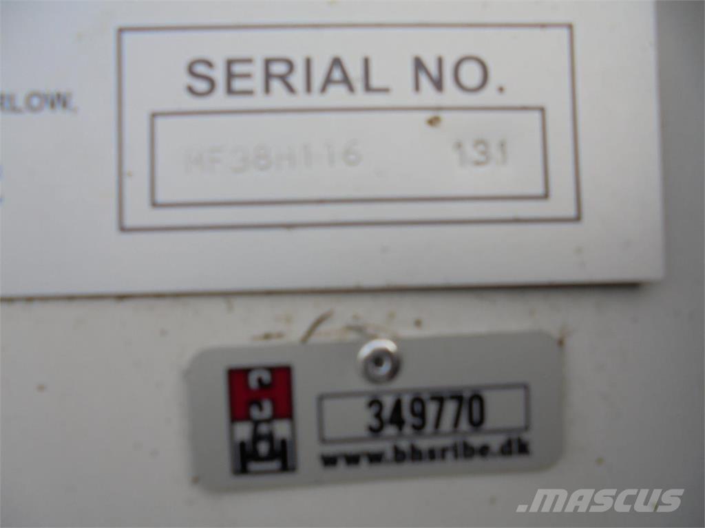 Keenan MF380 Lopbarības piekabes