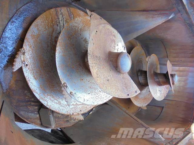 Kuhn 27 M3 Lopbarības piekabes