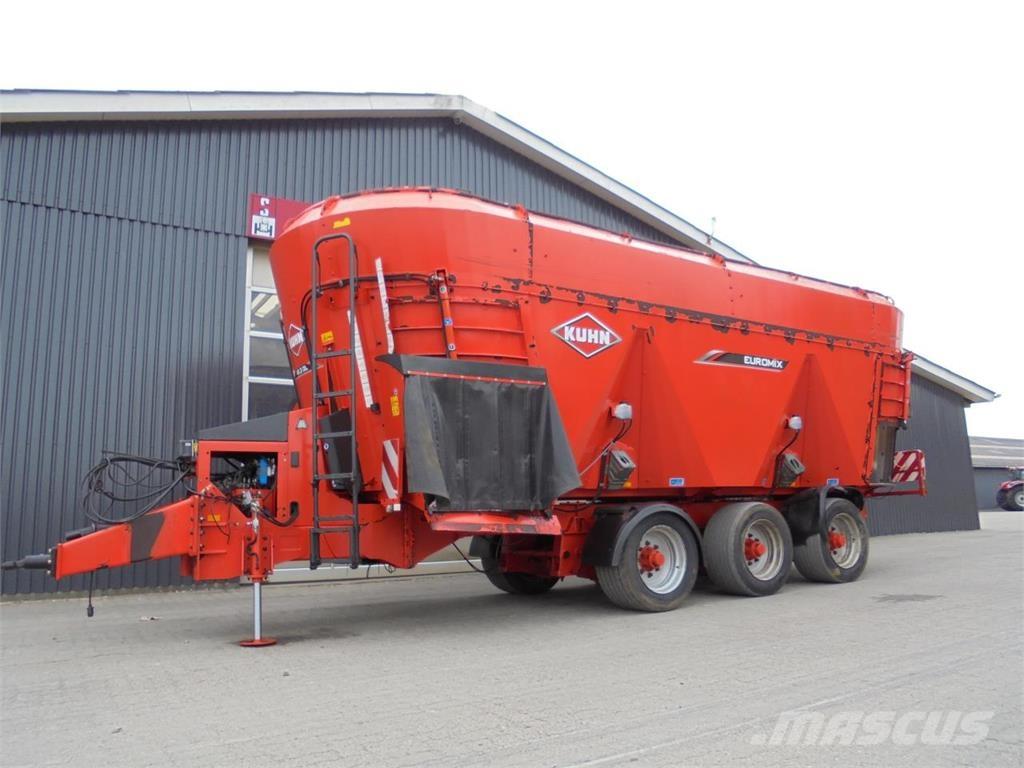 Kuhn 45.3 DL Lopbarības piekabes