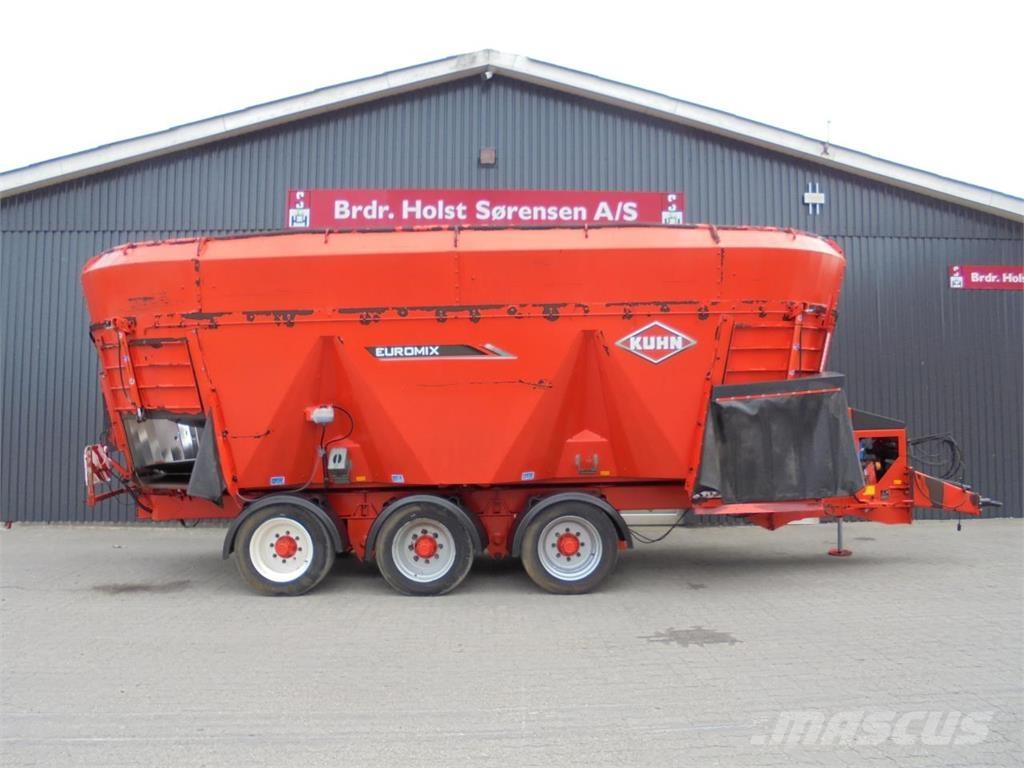 Kuhn 45.3 DL Lopbarības piekabes
