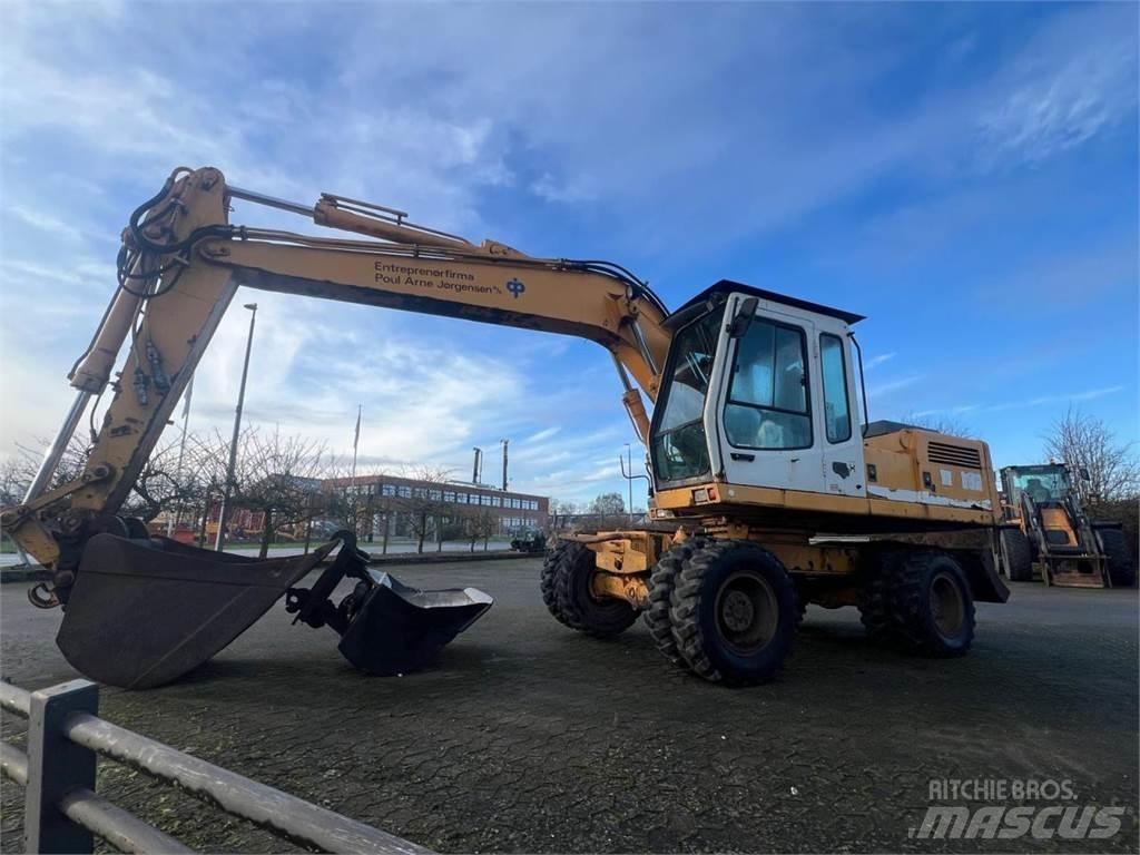 Liebherr 902 Ekskavatori uz riteņiem