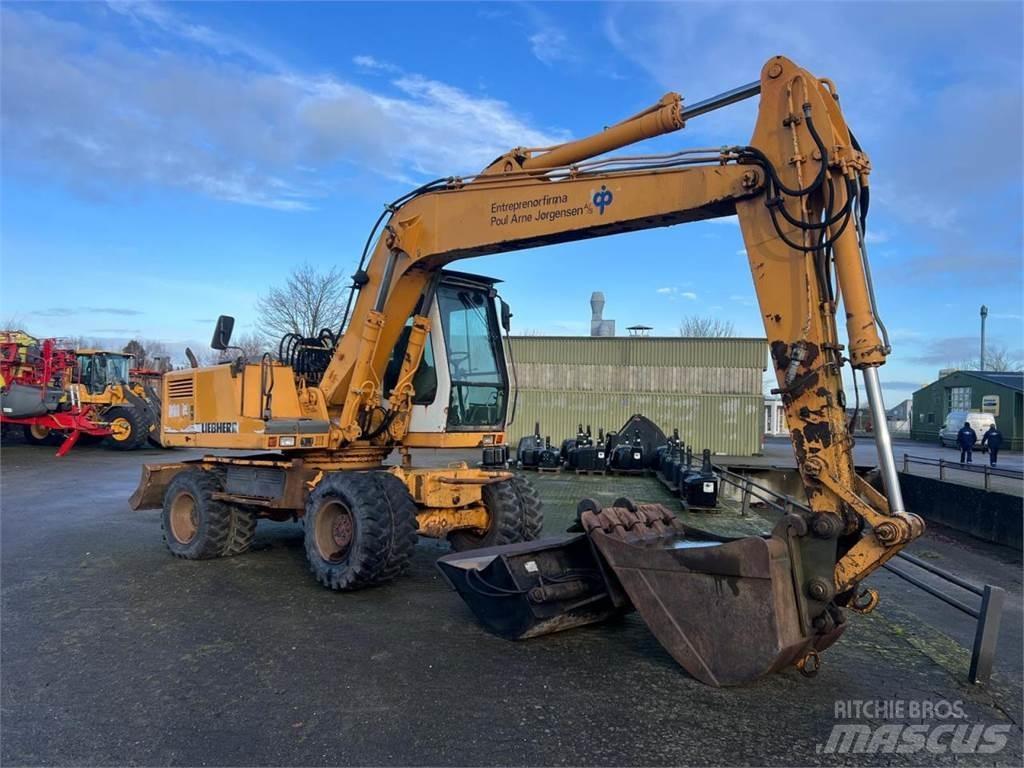 Liebherr 902 Ekskavatori uz riteņiem
