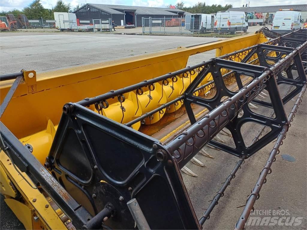 New Holland 30 X Ražas novākšanas galvas