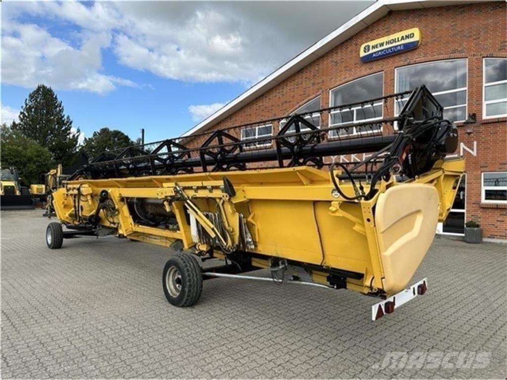 New Holland CR9.80 Ražas novākšanas kombaini