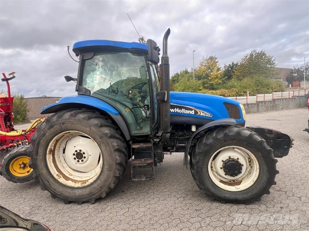 New Holland TS115A Traktori