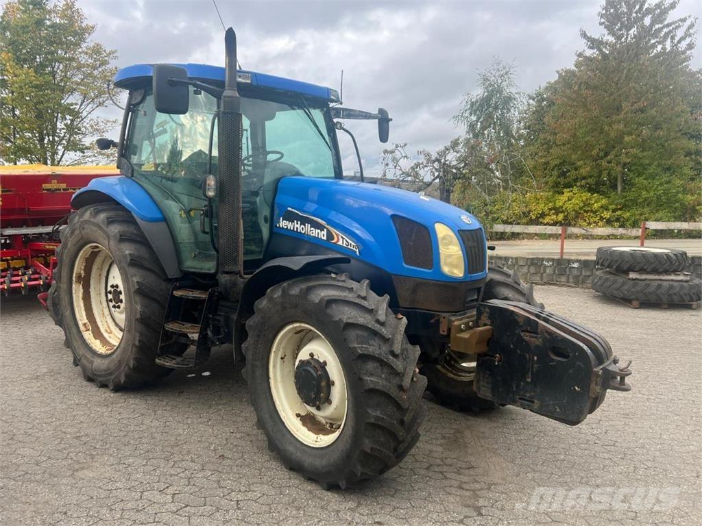 New Holland TS115A Traktori