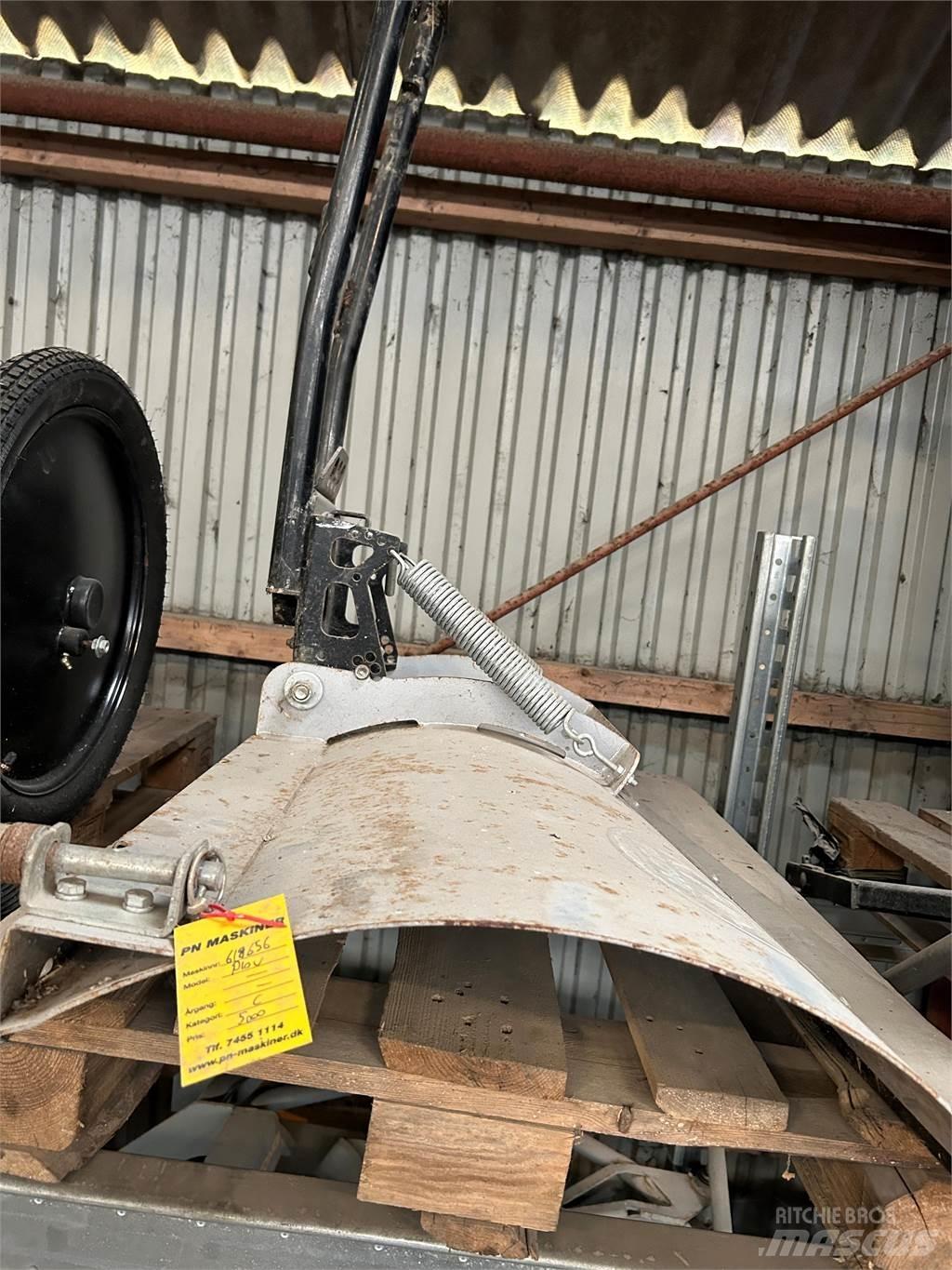 Polaris SNEPLOV Sniega naži un tīrītāji