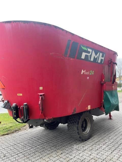 RMH 24 M3 Lopbarības piekabes