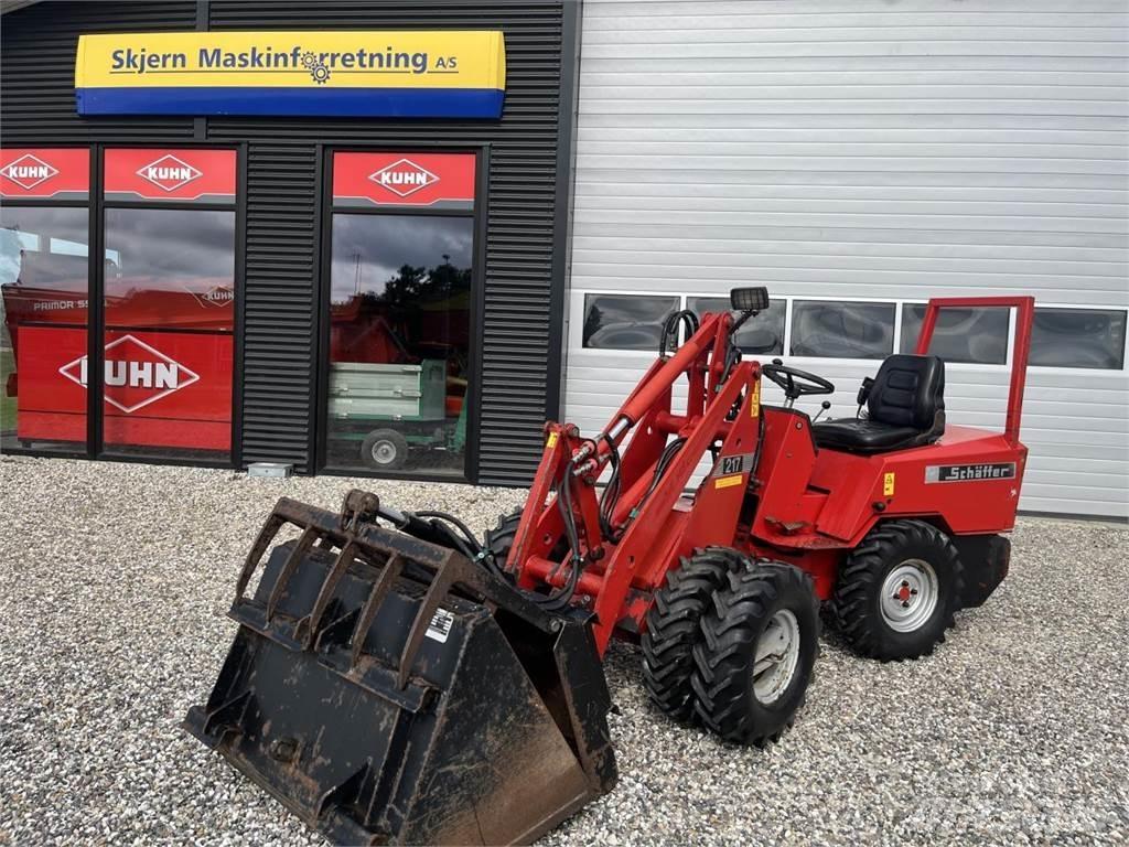 Schäffer 217 Mini iekrāvēji