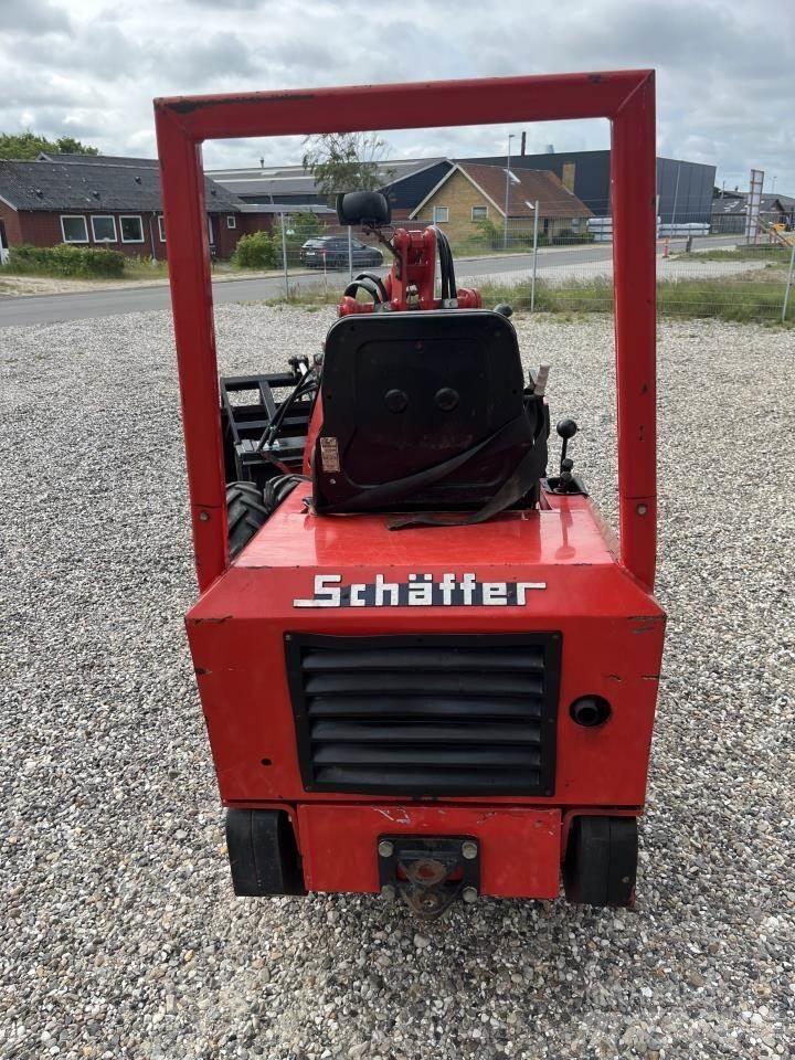Schäffer 217 Mini iekrāvēji