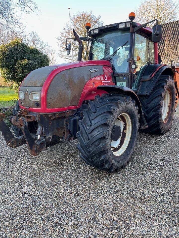 Valtra T151 Traktori