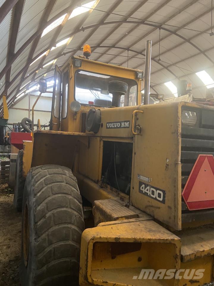 Volvo BM 4400 Iekrāvēji uz riteņiem