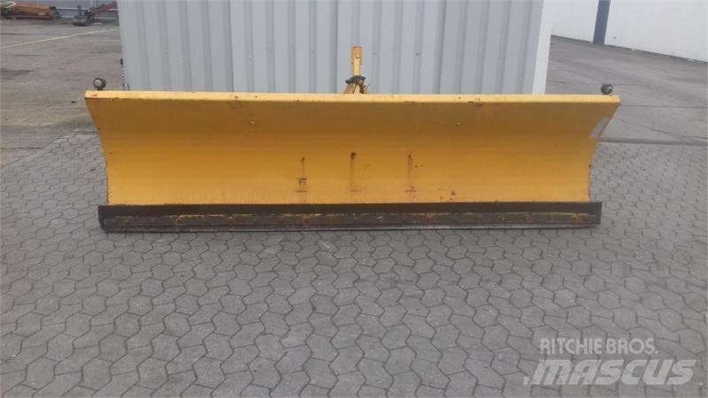  - - - 2.5 MTR Sniega naži un tīrītāji