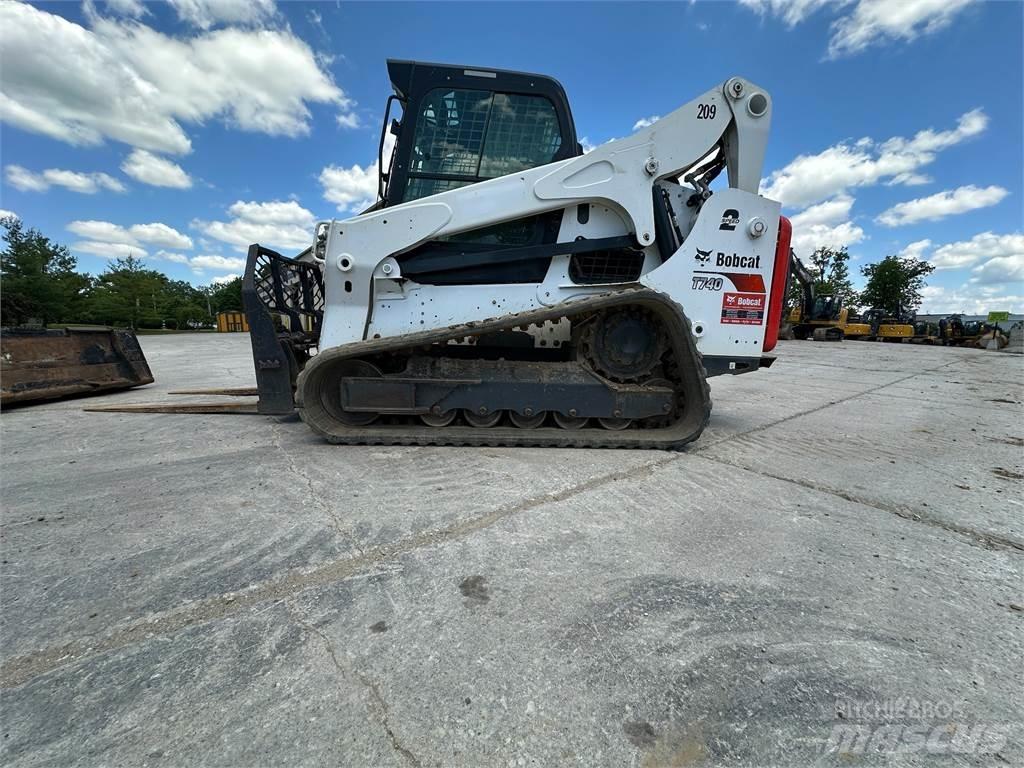 Bobcat T740 Mini iekrāvēji