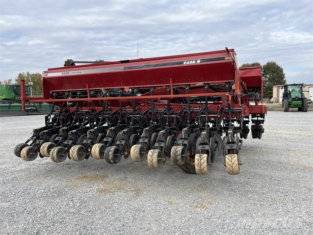 Case IH 5500 Sējmašīnas