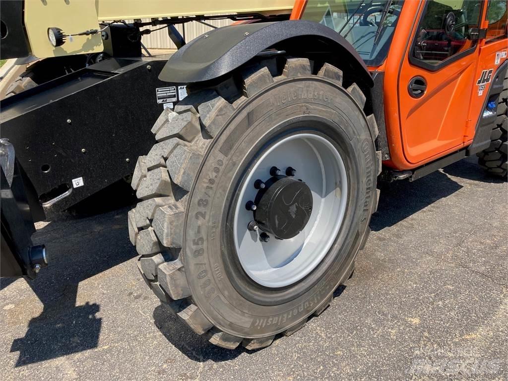 JLG 1055 Teleskopiskie manipulatori