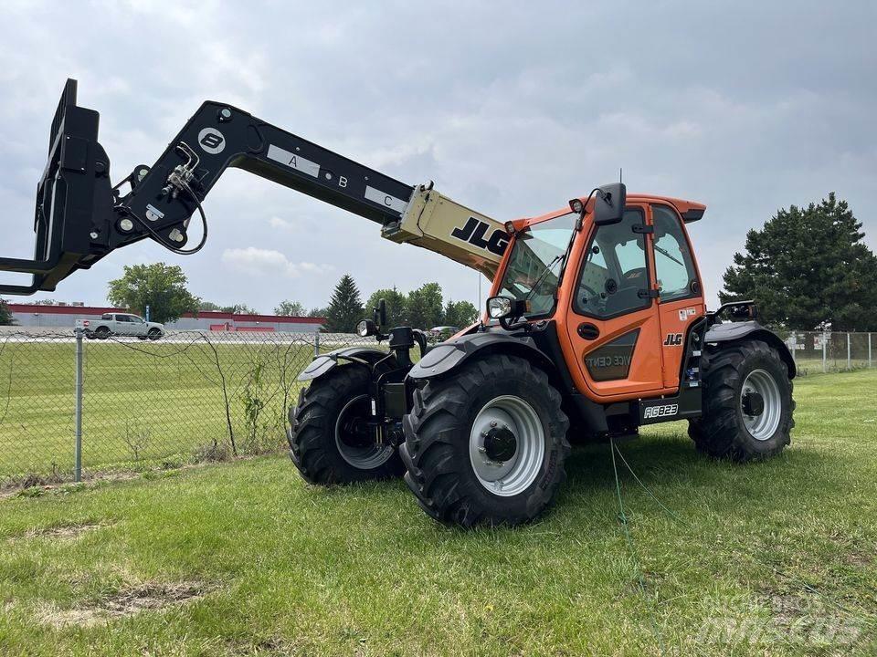 JLG 823 Teleskopiskie manipulatori