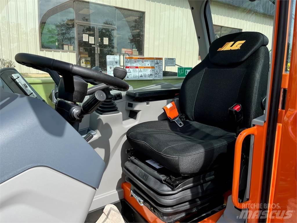JLG 823 Teleskopiskie manipulatori