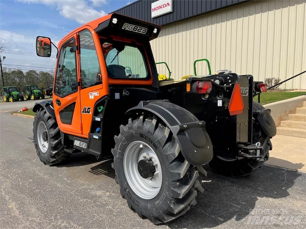 JLG 823 Teleskopiskie manipulatori