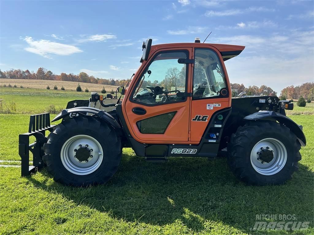 JLG AG823 Teleskopiskie manipulatori