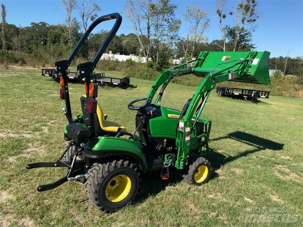 John Deere 1023E Kompaktie traktori