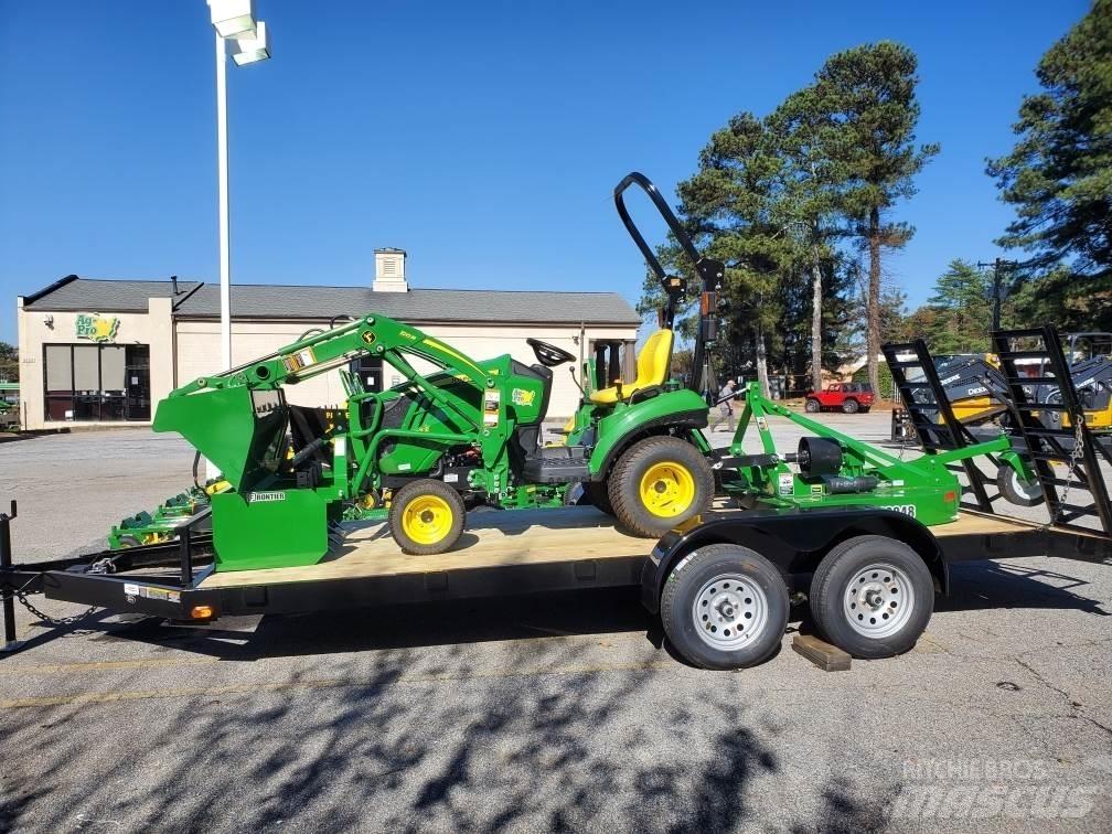 John Deere 1023E Kompaktie traktori