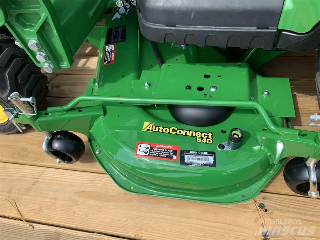 John Deere 1023E Kompaktie traktori