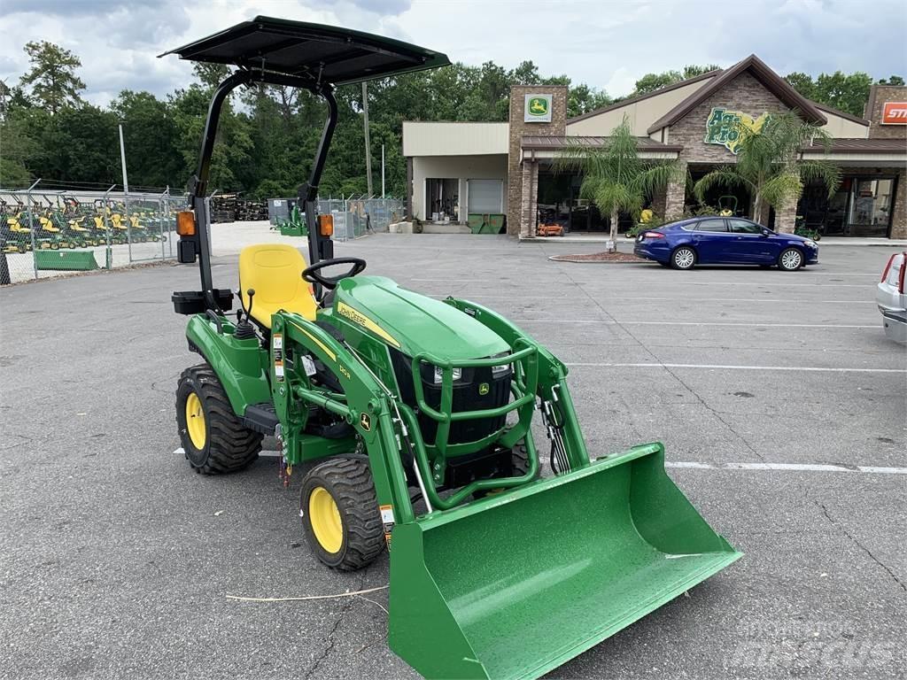 John Deere 1023E Kompaktie traktori